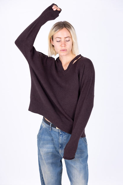 Tensione In - Maglia con buchi sulla spalla