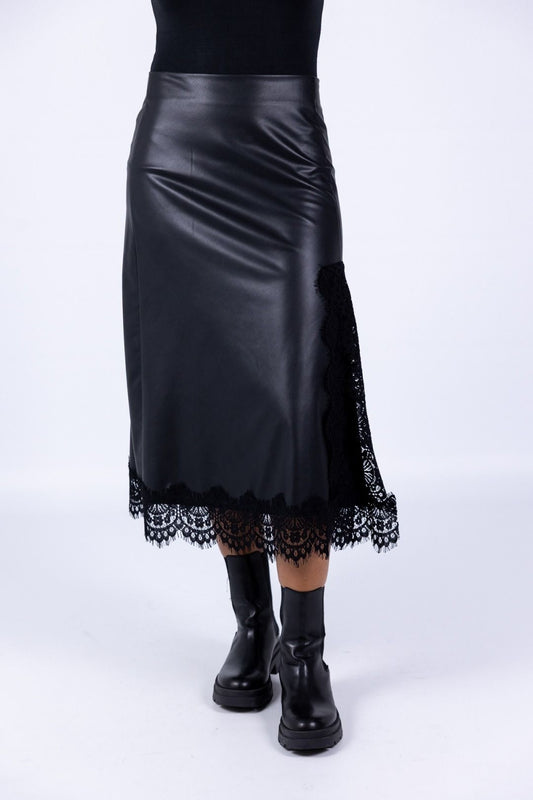 Tensione in - Gonna Midi in pelle con pizzo