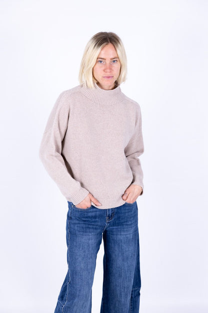 Nhoi Lab - Maglia ovetto con  collo cratere