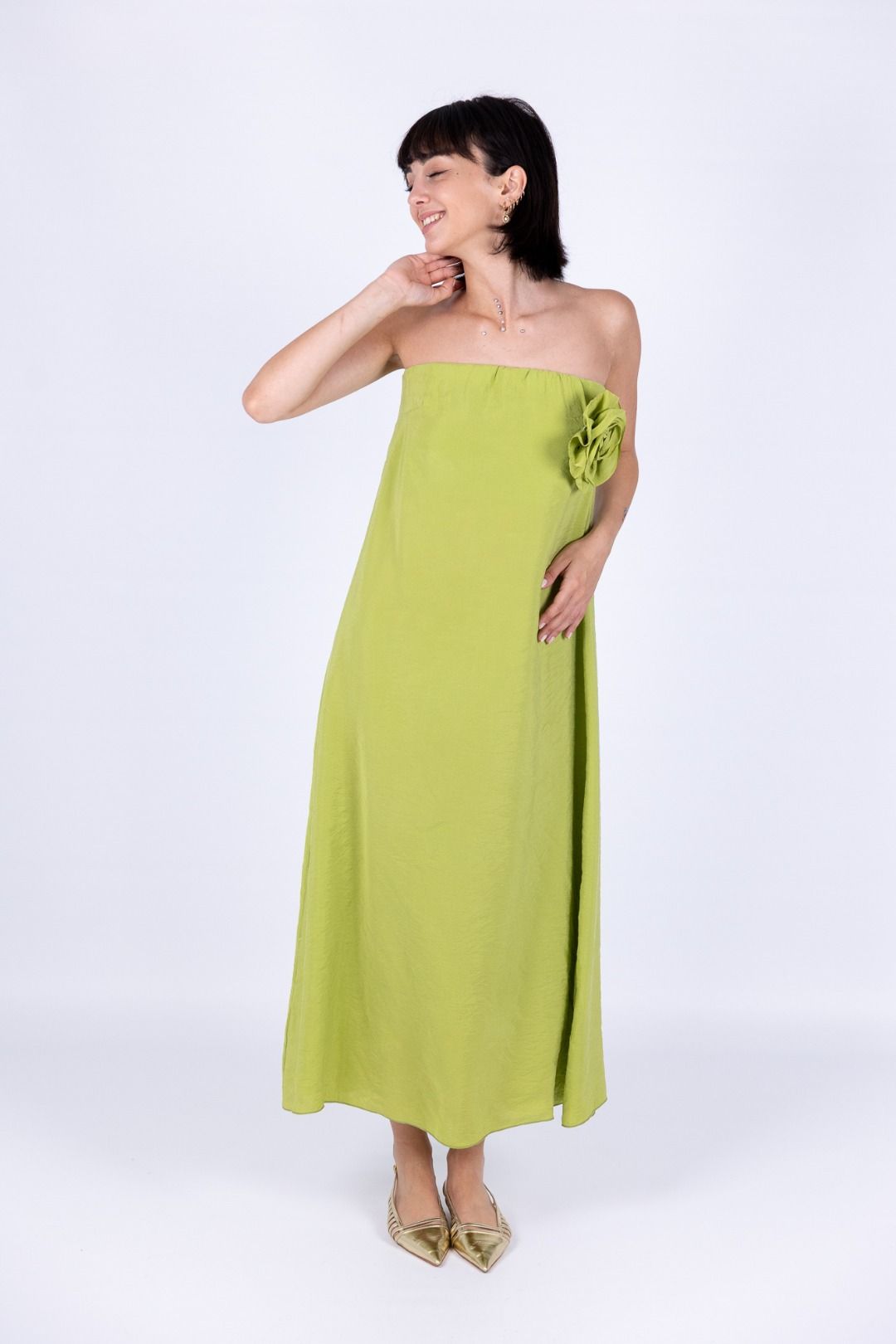 Tensione in - Abito con fiore