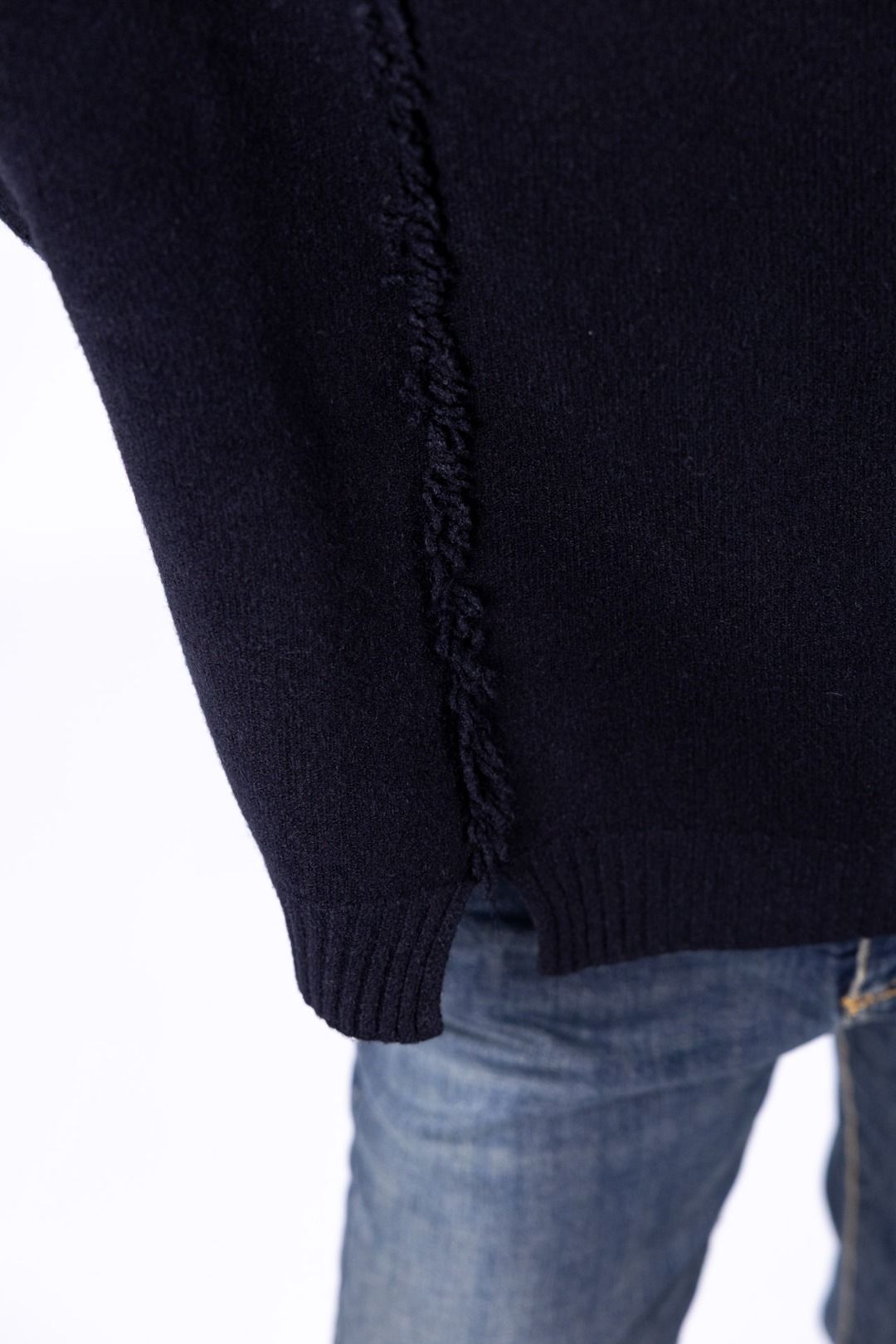 Arvs - Maglia barchetta con frangia verticale