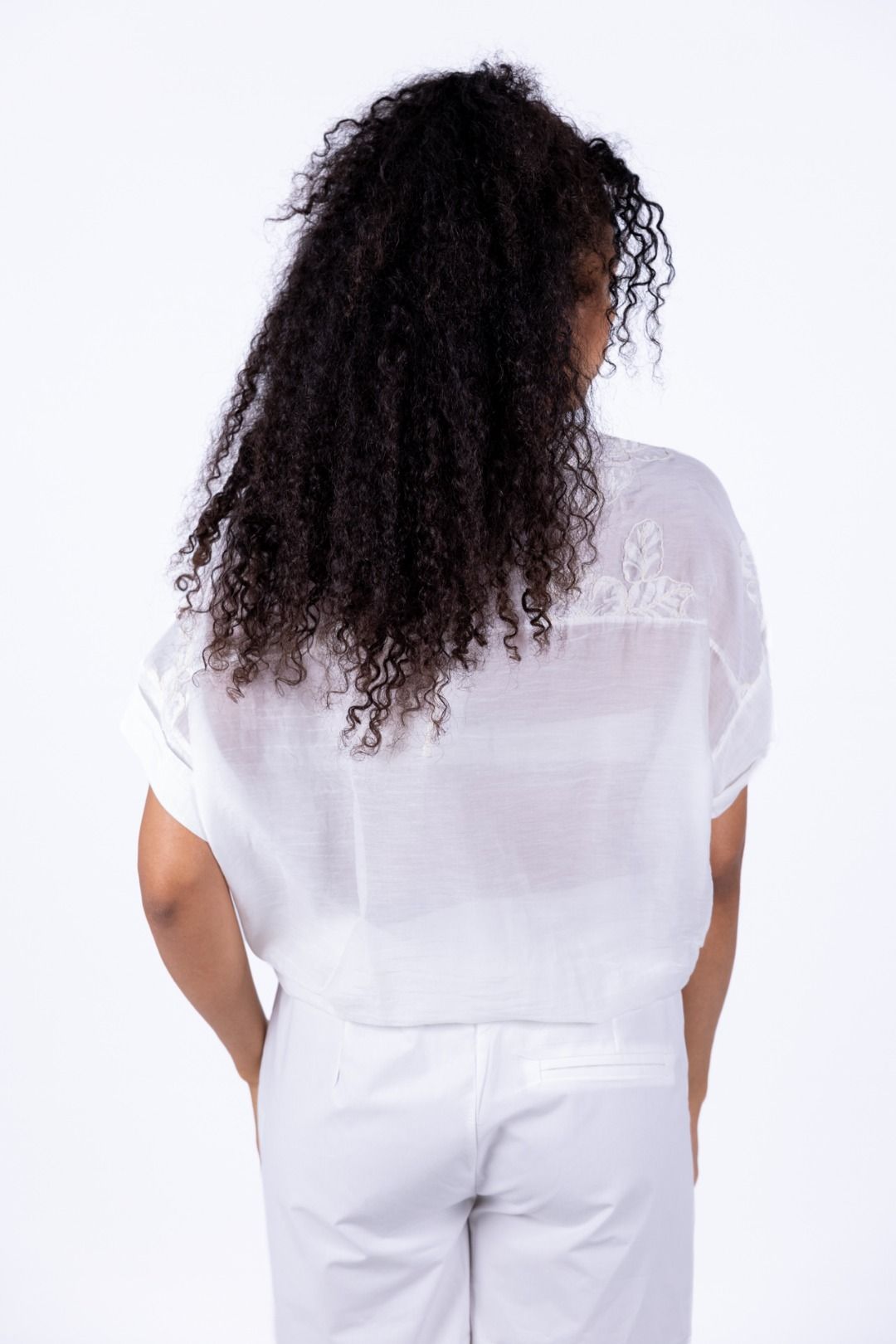 Tensione In - Camicia mussola con ricamo