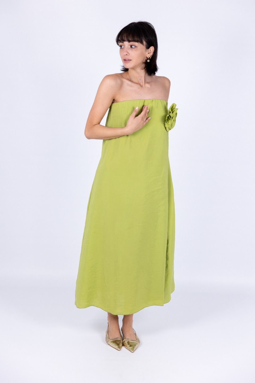 Tensione in - Abito con fiore