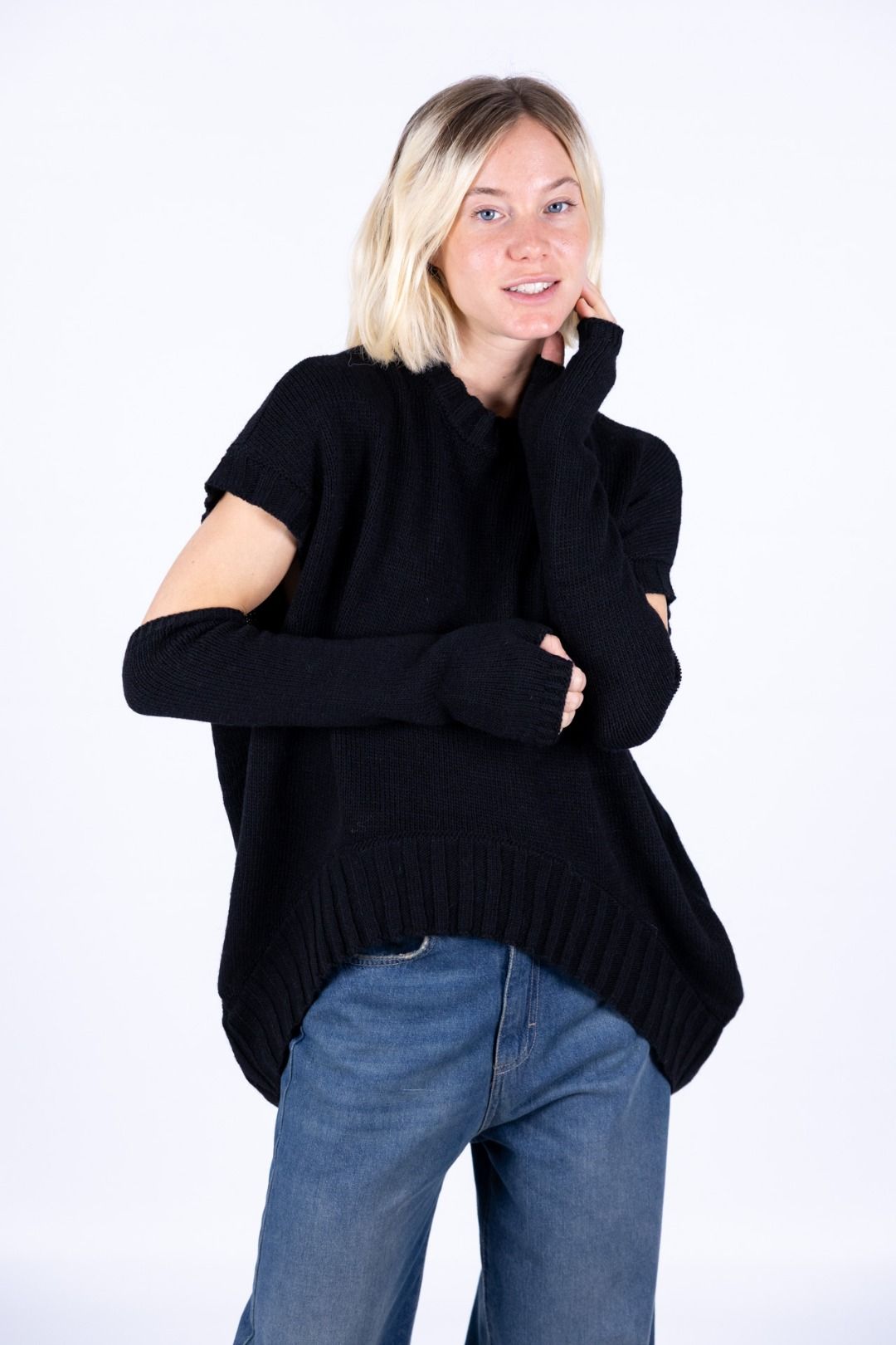 Tensione in - Gilet stondato con manicotti