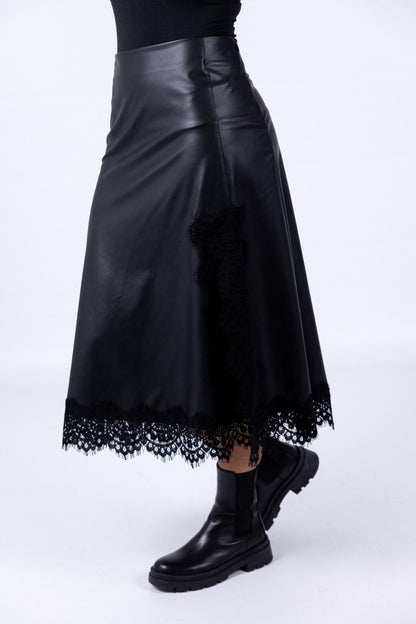 Tensione in - Gonna Midi in pelle con pizzo