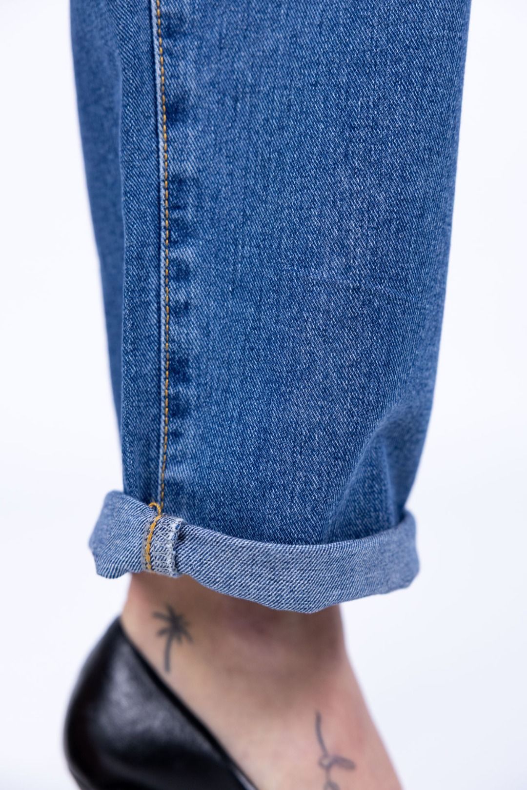 Almanegra - Jeans Mina fermo