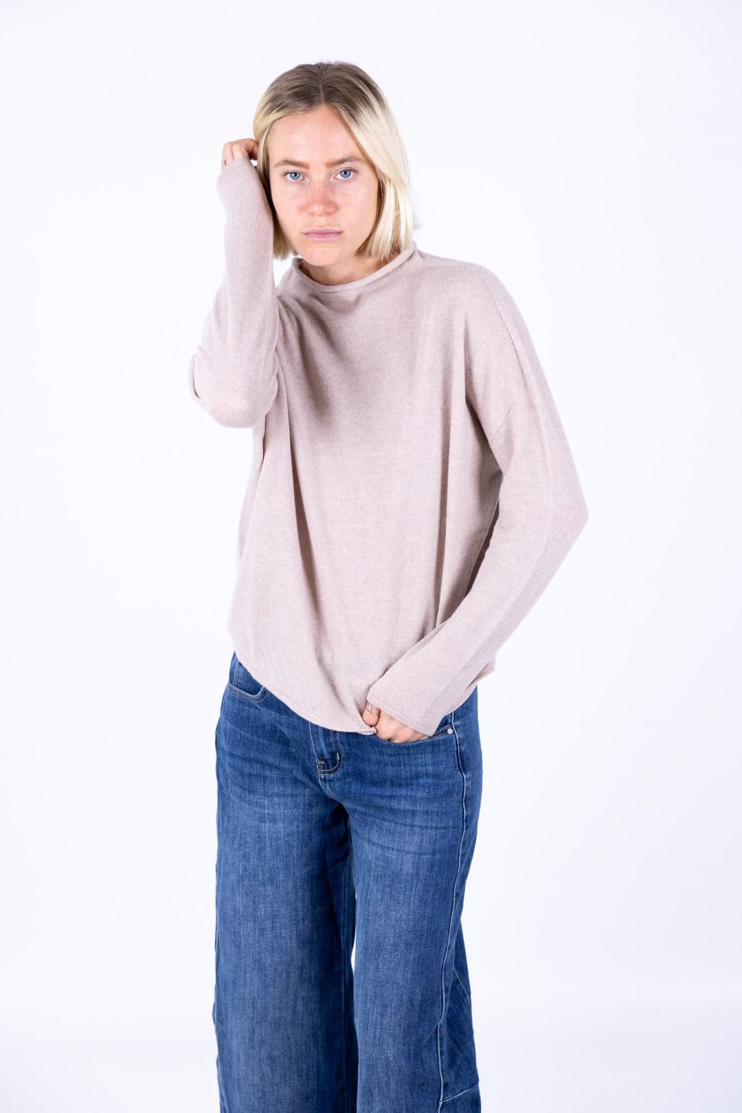 Nhoi Lab - Maglia con collo a cratere