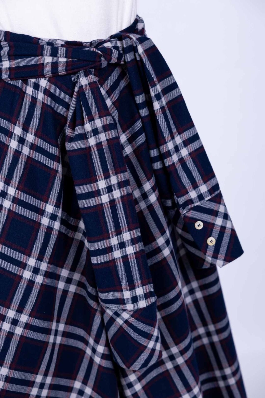 Tensione in - Gonna maniche camicia